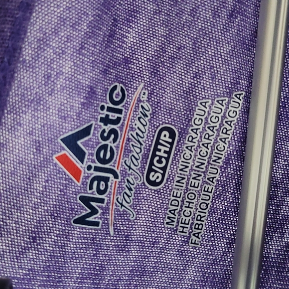 Majestic Minnesota Vikings Womens Size small Notch Neck T-Shirt  $40 new - Picture 7 of 7